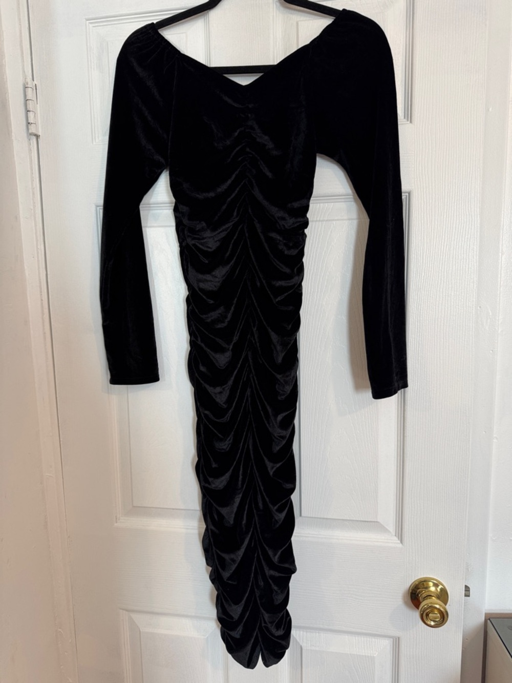 Black Ruched Velvet Long Sleeve Dress